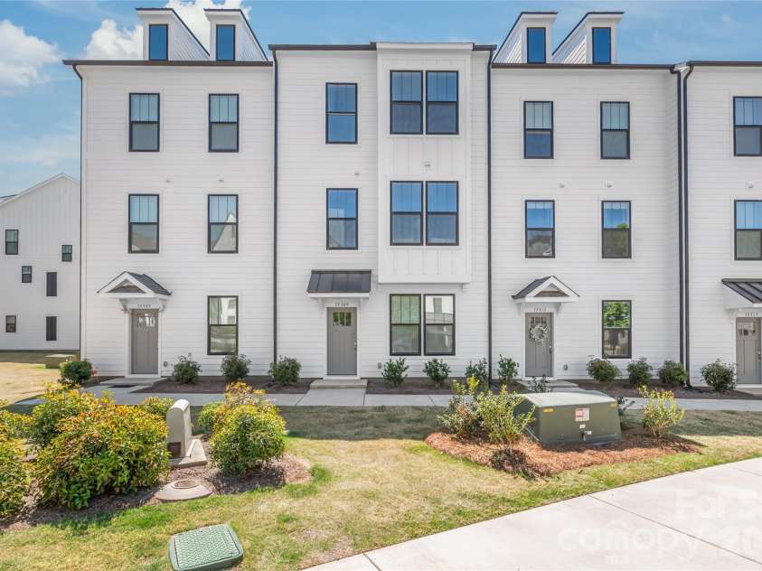 15309 Ballancroft Parkway, Charlotte, NC 28277.  MLS# CAR4370374, YatesRealty ID 27093. 