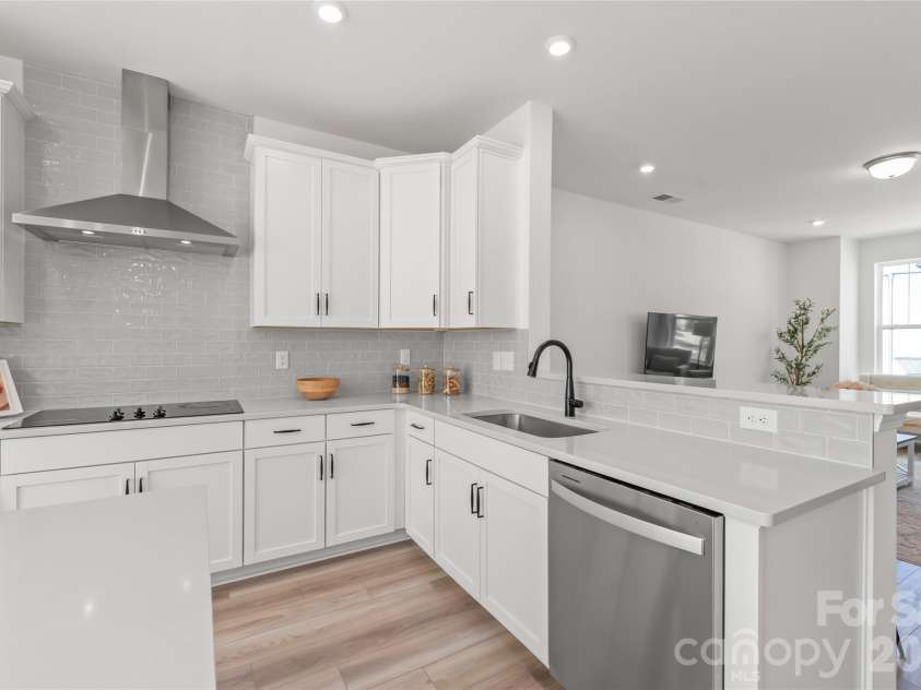 15309 Ballancroft Parkway, Charlotte, NC 28277.  MLS# CAR4370374, YatesRealty ID 27093. 