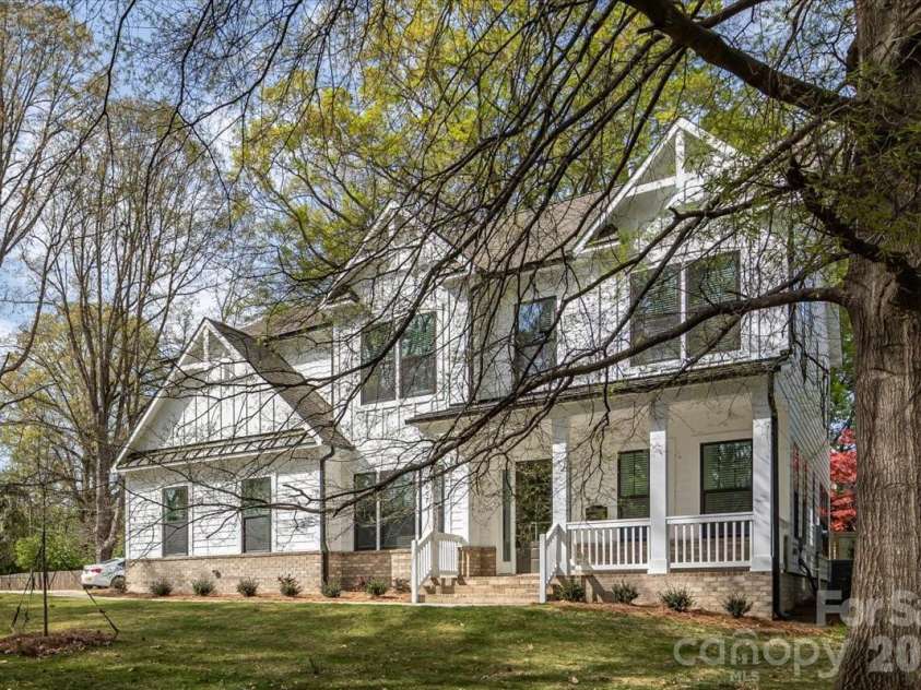 1607 Chippendale Road, Charlotte, NC 28205.  MLS# CAR4349829, YatesRealty ID 27094. 