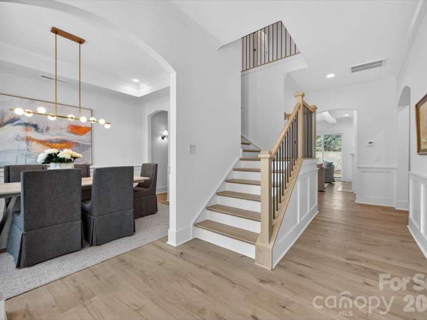 1607 Chippendale Road, Charlotte, NC 28205.  MLS# CAR4349829, YatesRealty ID 27094. 