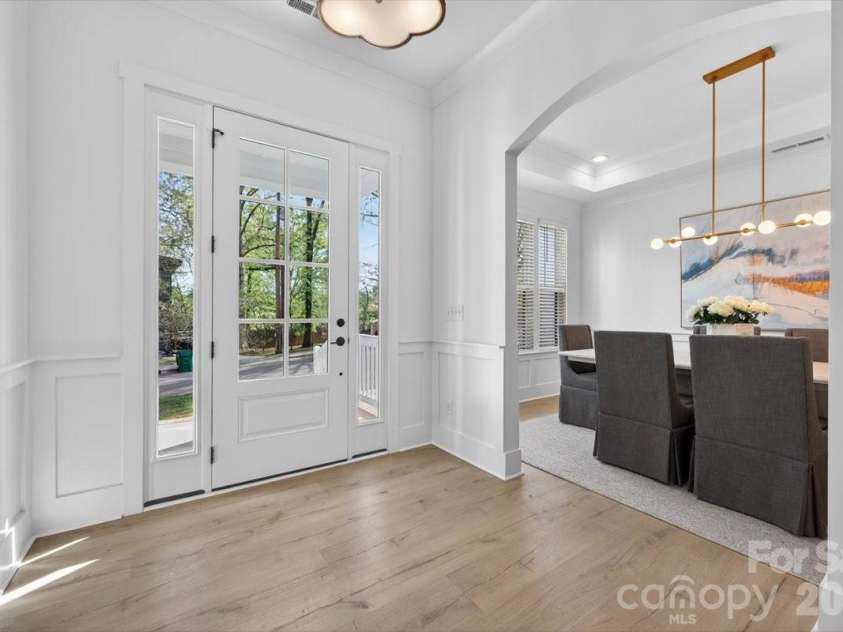 1607 Chippendale Road, Charlotte, NC 28205.  MLS# CAR4349829, YatesRealty ID 27094. 