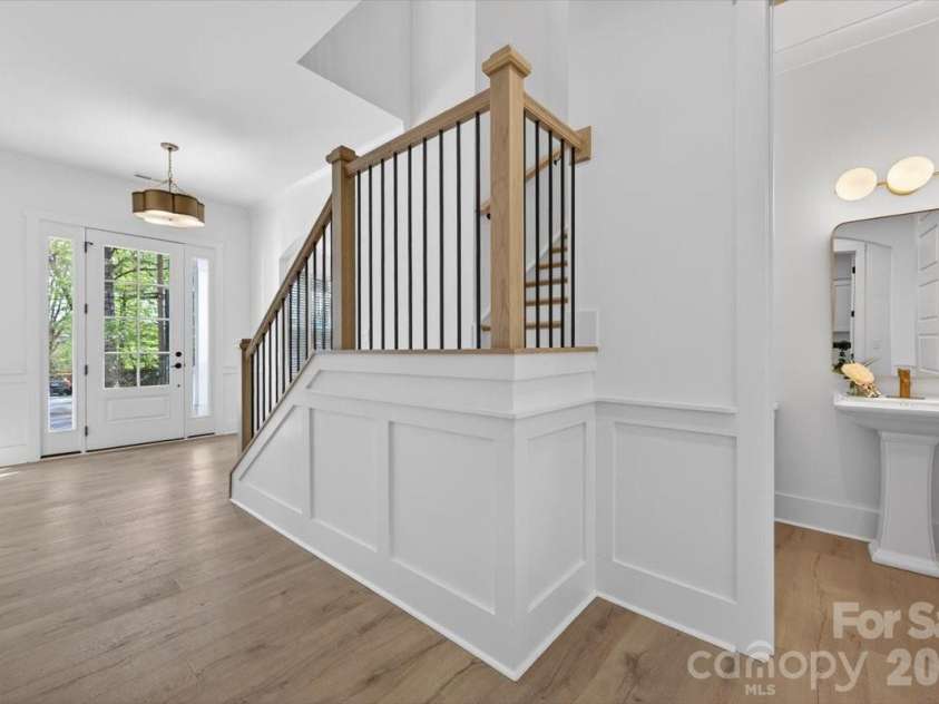 1607 Chippendale Road, Charlotte, NC 28205.  MLS# CAR4349829, YatesRealty ID 27094. 