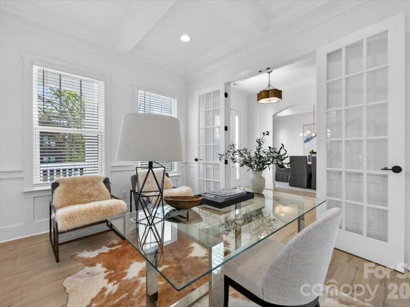 1607 Chippendale Road, Charlotte, NC 28205.  MLS# CAR4349829, YatesRealty ID 27094. 