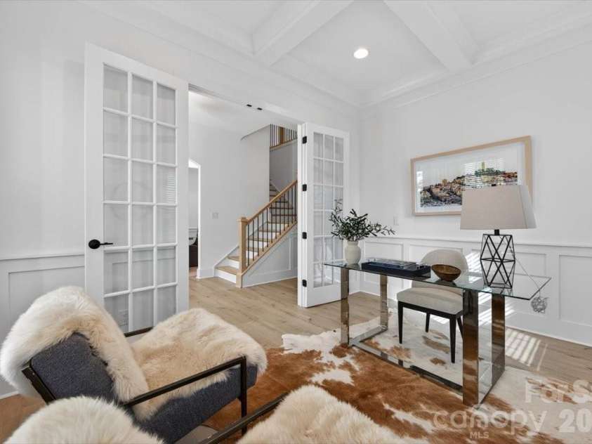 1607 Chippendale Road, Charlotte, NC 28205.  MLS# CAR4349829, YatesRealty ID 27094. 