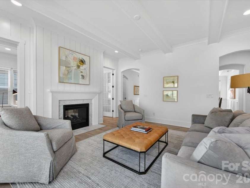 1607 Chippendale Road, Charlotte, NC 28205.  MLS# CAR4349829, YatesRealty ID 27094. 