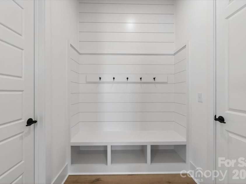 1607 Chippendale Road, Charlotte, NC 28205.  MLS# CAR4349829, YatesRealty ID 27094. 