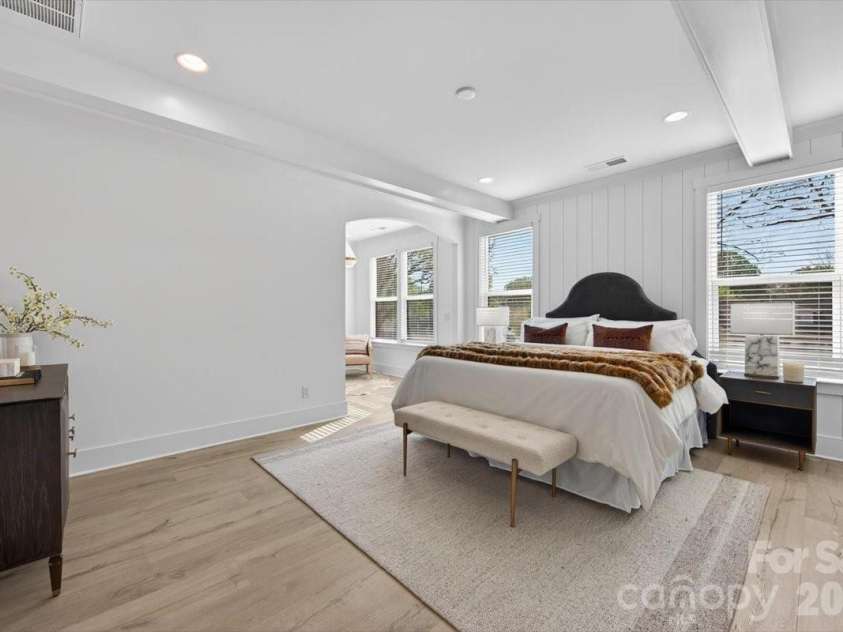 1607 Chippendale Road, Charlotte, NC 28205.  MLS# CAR4349829, YatesRealty ID 27094. 