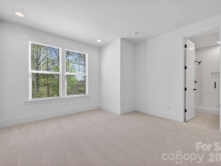 1607 Chippendale Road, Charlotte, NC 28205.  MLS# CAR4349829, YatesRealty ID 27094. 