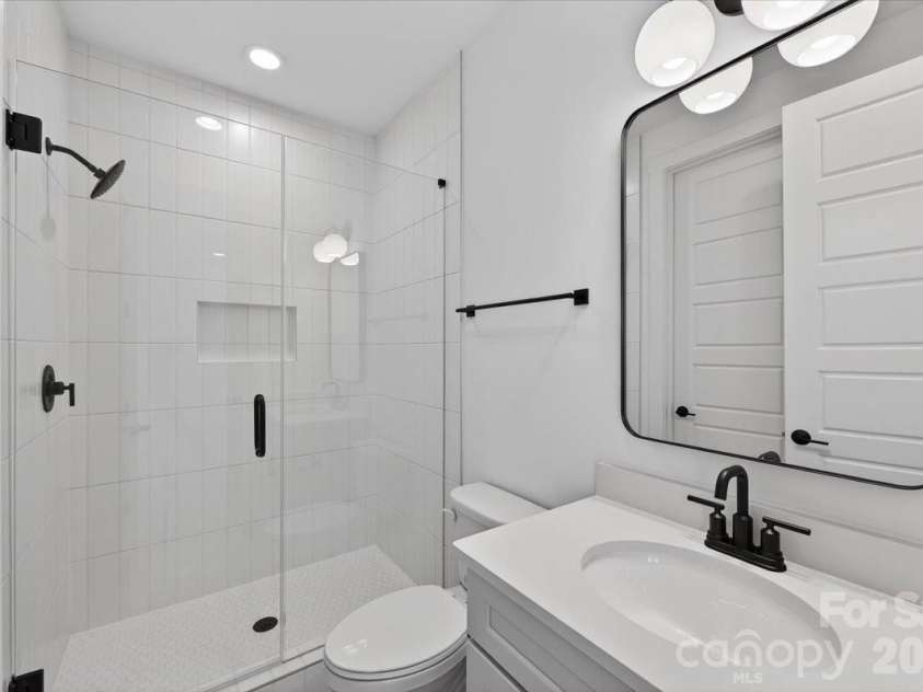 1607 Chippendale Road, Charlotte, NC 28205.  MLS# CAR4349829, YatesRealty ID 27094. 