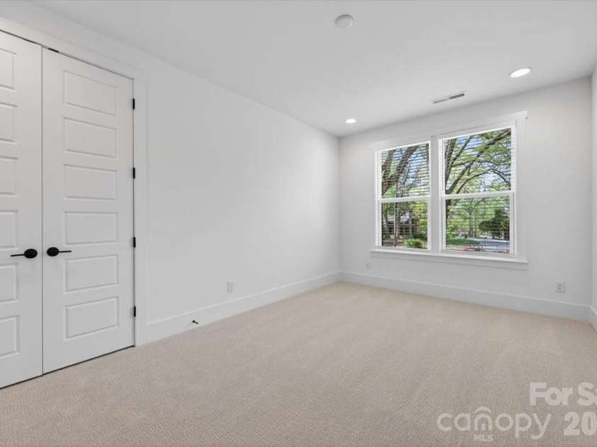1607 Chippendale Road, Charlotte, NC 28205.  MLS# CAR4349829, YatesRealty ID 27094. 