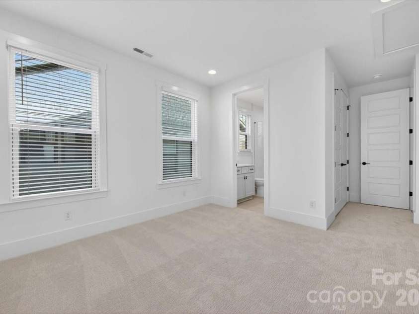 1607 Chippendale Road, Charlotte, NC 28205.  MLS# CAR4349829, YatesRealty ID 27094. 