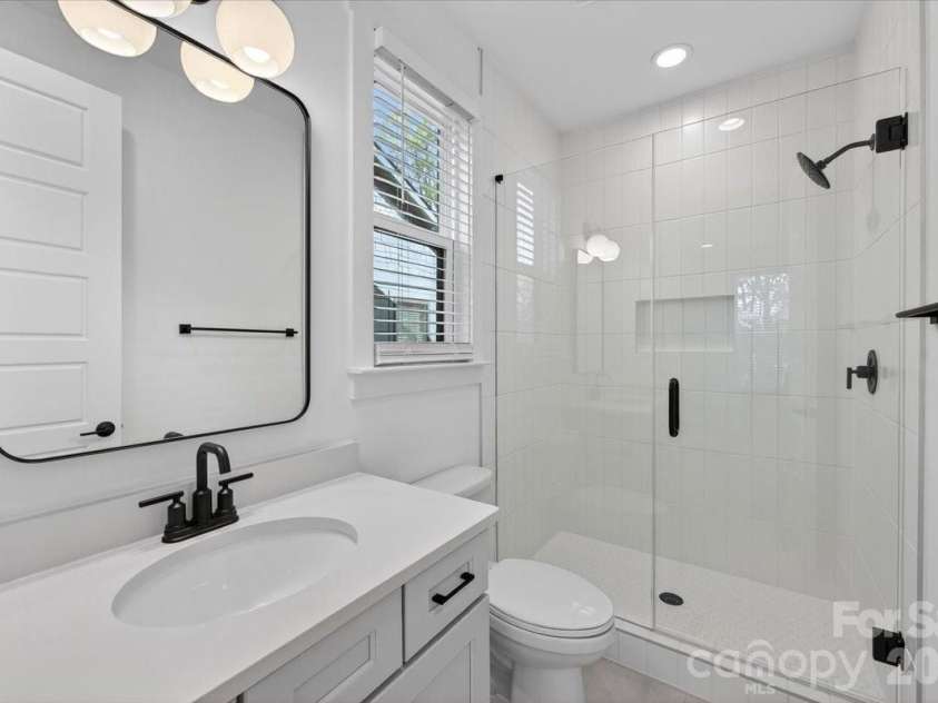 1607 Chippendale Road, Charlotte, NC 28205.  MLS# CAR4349829, YatesRealty ID 27094. 