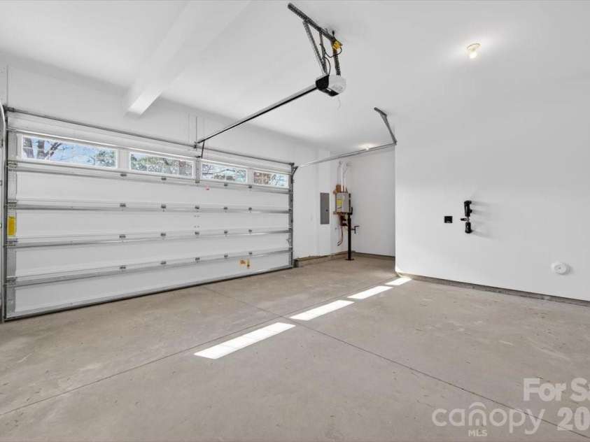 1607 Chippendale Road, Charlotte, NC 28205.  MLS# CAR4349829, YatesRealty ID 27094. 