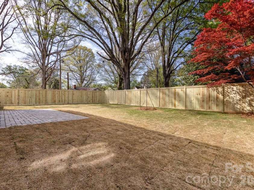 1607 Chippendale Road, Charlotte, NC 28205.  MLS# CAR4349829, YatesRealty ID 27094. 