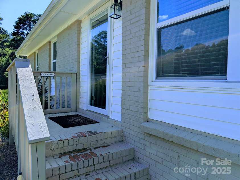 3001 Crawford Avenue, Gastonia, NC 28052.  MLS# CAR4281462, YatesRealty ID 27094. 