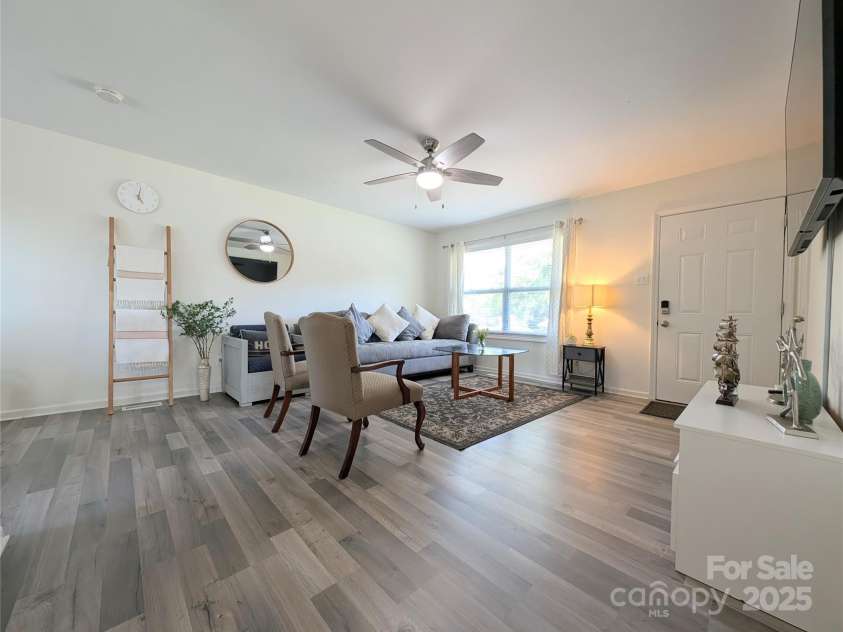 3001 Crawford Avenue, Gastonia, NC 28052.  MLS# CAR4281462, YatesRealty ID 27094. 
