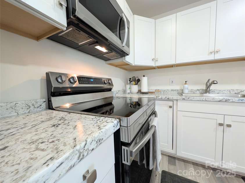 3001 Crawford Avenue, Gastonia, NC 28052.  MLS# CAR4281462, YatesRealty ID 27094. 
