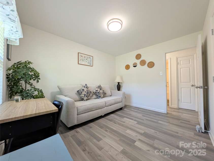 3001 Crawford Avenue, Gastonia, NC 28052.  MLS# CAR4281462, YatesRealty ID 27094. 