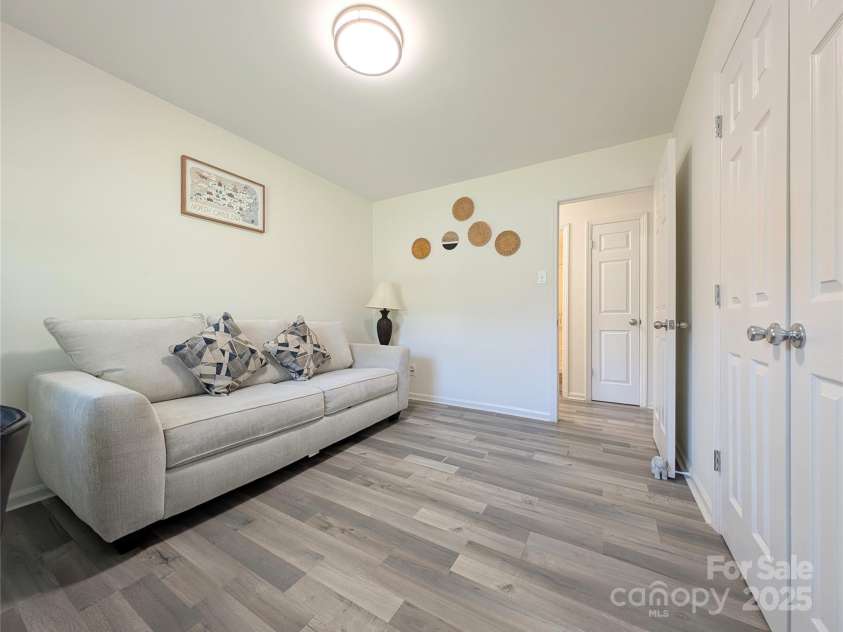 3001 Crawford Avenue, Gastonia, NC 28052.  MLS# CAR4281462, YatesRealty ID 27094. 