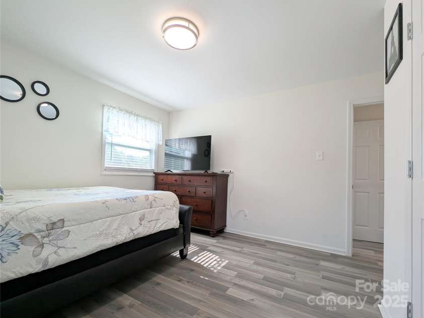 3001 Crawford Avenue, Gastonia, NC 28052.  MLS# CAR4281462, YatesRealty ID 27094. 