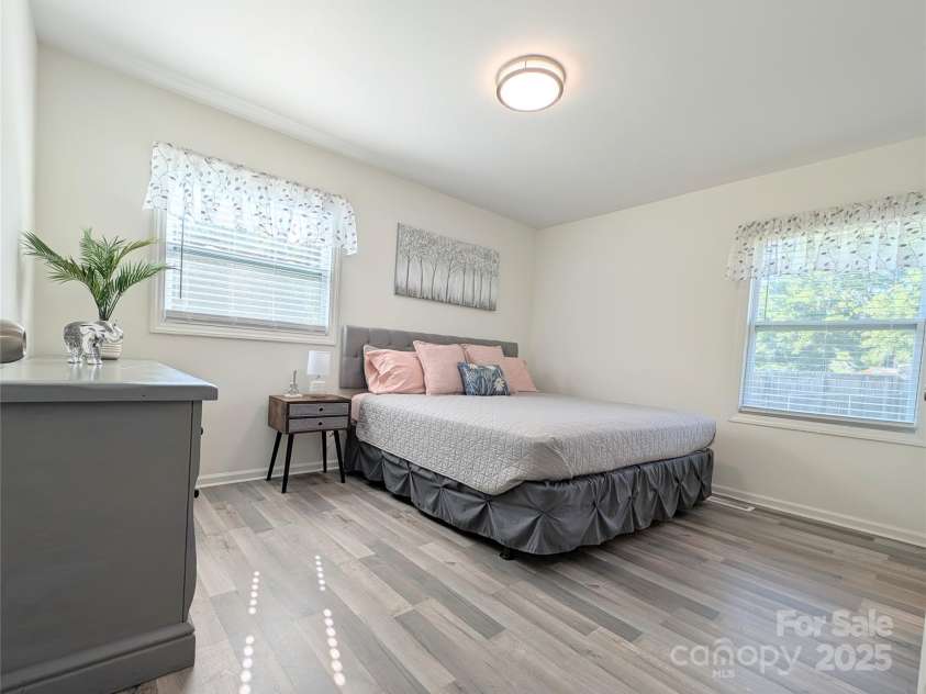 3001 Crawford Avenue, Gastonia, NC 28052.  MLS# CAR4281462, YatesRealty ID 27094. 