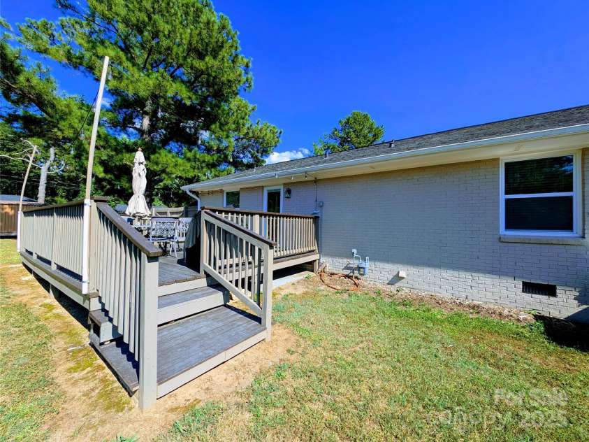 3001 Crawford Avenue, Gastonia, NC 28052.  MLS# CAR4281462, YatesRealty ID 27094. 