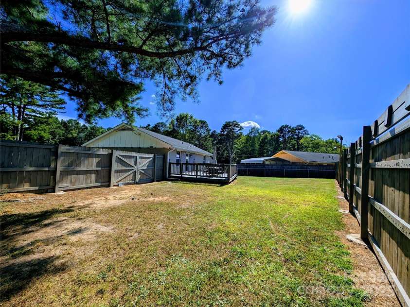 3001 Crawford Avenue, Gastonia, NC 28052.  MLS# CAR4281462, YatesRealty ID 27094. 