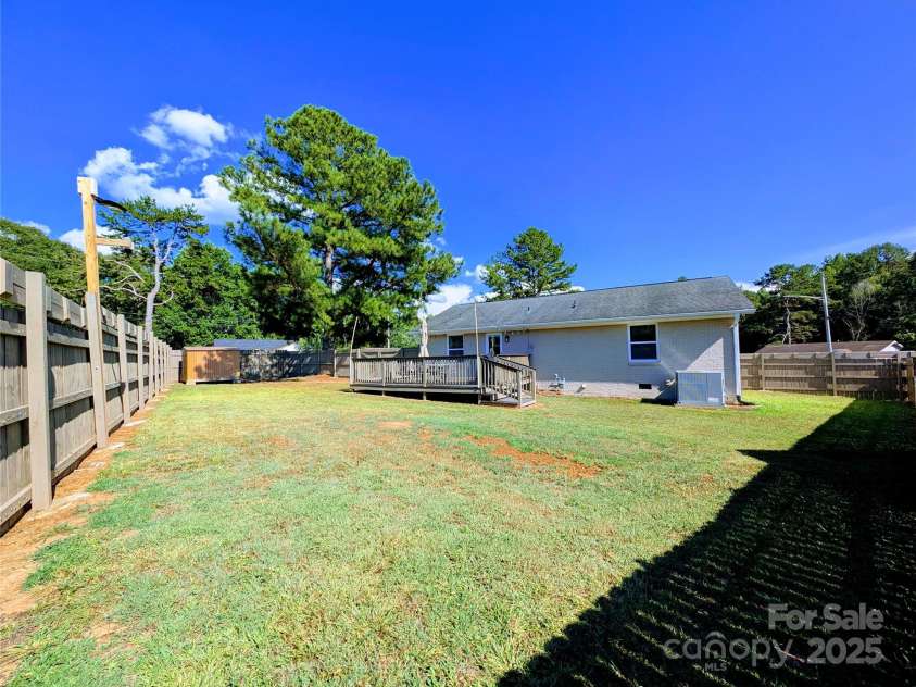 3001 Crawford Avenue, Gastonia, NC 28052.  MLS# CAR4281462, YatesRealty ID 27094. 