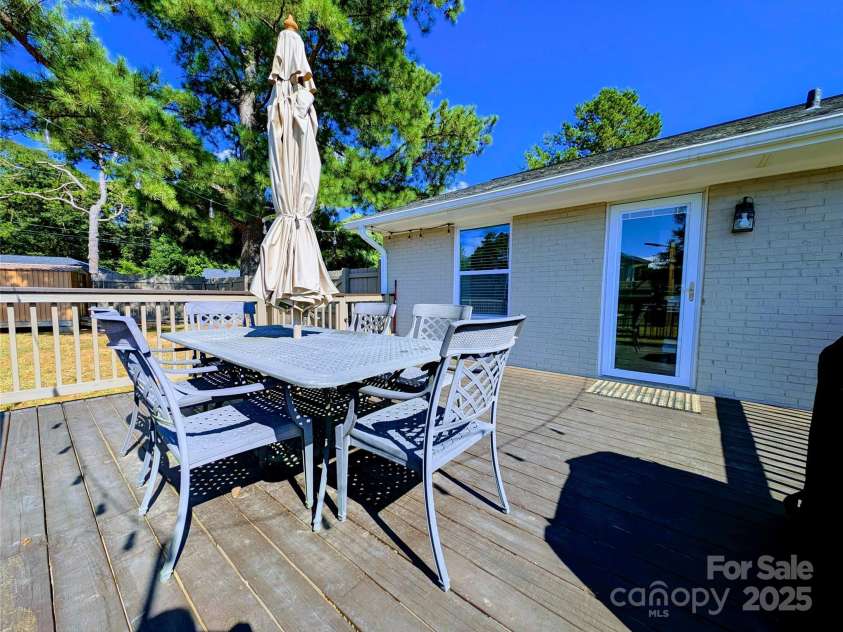 3001 Crawford Avenue, Gastonia, NC 28052.  MLS# CAR4281462, YatesRealty ID 27094. 