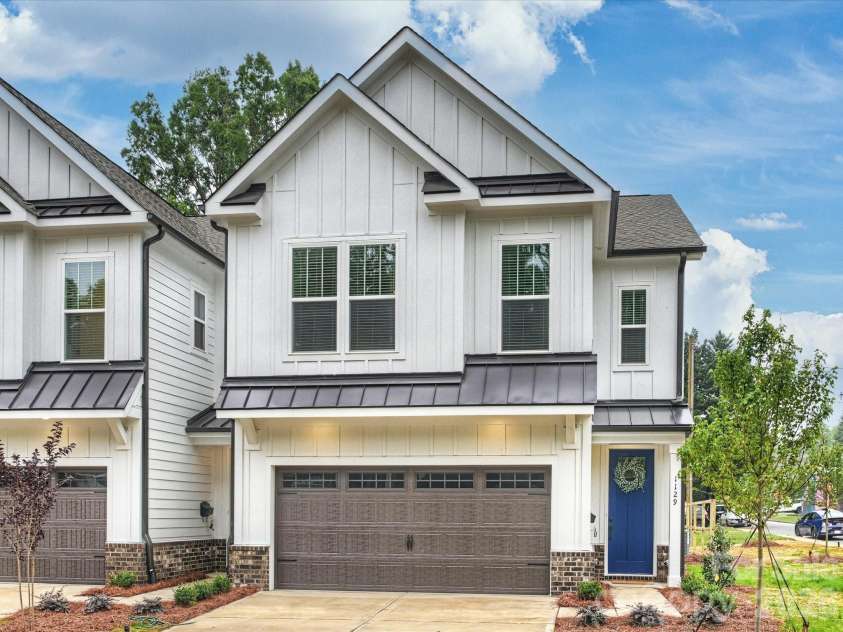 1129 35th Street, Charlotte, NC 28205.  MLS# CAR4385762, YatesRealty ID 27095. 