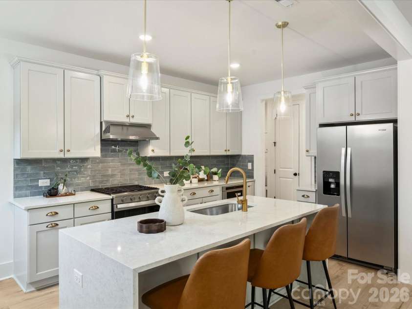 1129 35th Street, Charlotte, NC 28205.  MLS# CAR4385762, YatesRealty ID 27095. 