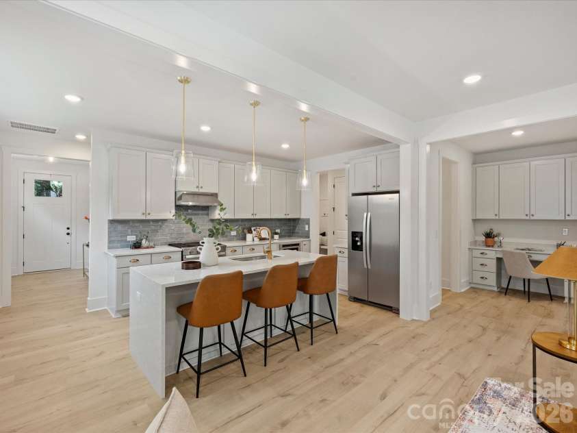 1129 35th Street, Charlotte, NC 28205.  MLS# CAR4385762, YatesRealty ID 27095. 