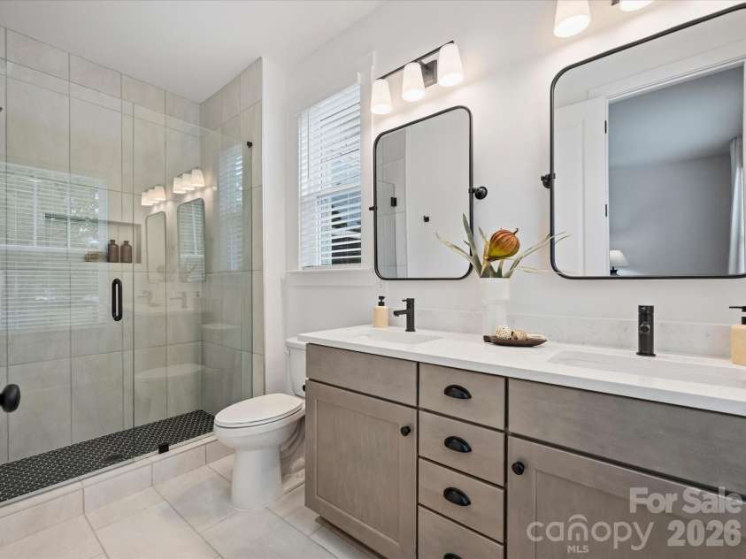 1129 35th Street, Charlotte, NC 28205.  MLS# CAR4385762, YatesRealty ID 27095. 