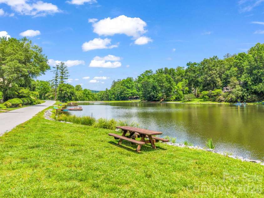 117 Willow Way, Hendersonville, NC 28739.  MLS# CAR4384780, YatesRealty ID 27096. Picnic area, flat and walkable community