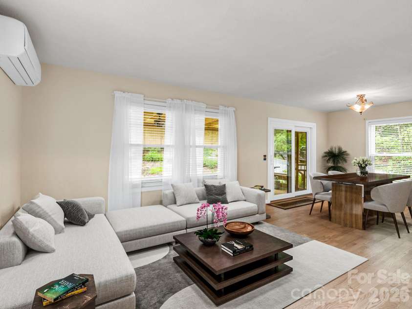 117 Willow Way, Hendersonville, NC 28739.  MLS# CAR4384780, YatesRealty ID 27096. Virtual staging - Open floor plan on main level living, dining and kitchen