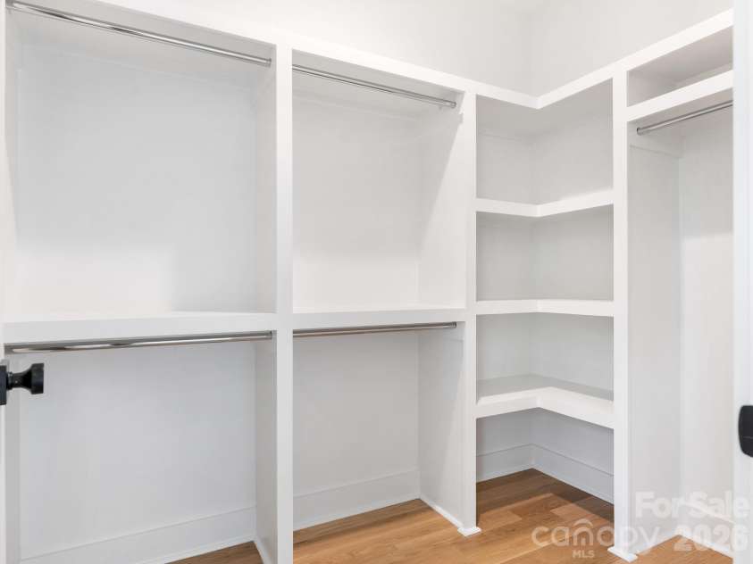 1326 Richland Drive, Charlotte, NC 28211.  MLS# CAR4361937, YatesRealty ID 27097. 
