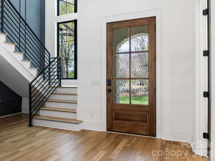 1326 Richland Drive, Charlotte, NC 28211.  MLS# CAR4361937, YatesRealty ID 27097. Front Entry
