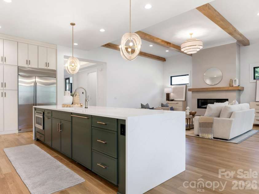 1326 Richland Drive, Charlotte, NC 28211.  MLS# CAR4361937, YatesRealty ID 27097. Kitchen