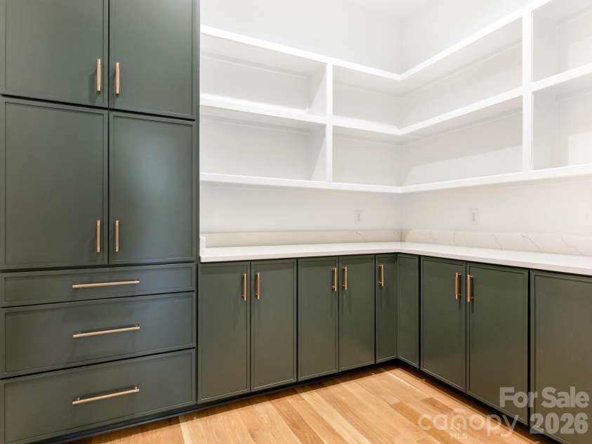 1326 Richland Drive, Charlotte, NC 28211.  MLS# CAR4361937, YatesRealty ID 27097. Pantry