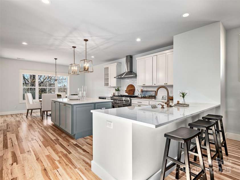 35 Douglas Place, Asheville, NC 28803.  MLS# CAR4238557, YatesRealty ID 27097. Example Purposes Only- Similar House