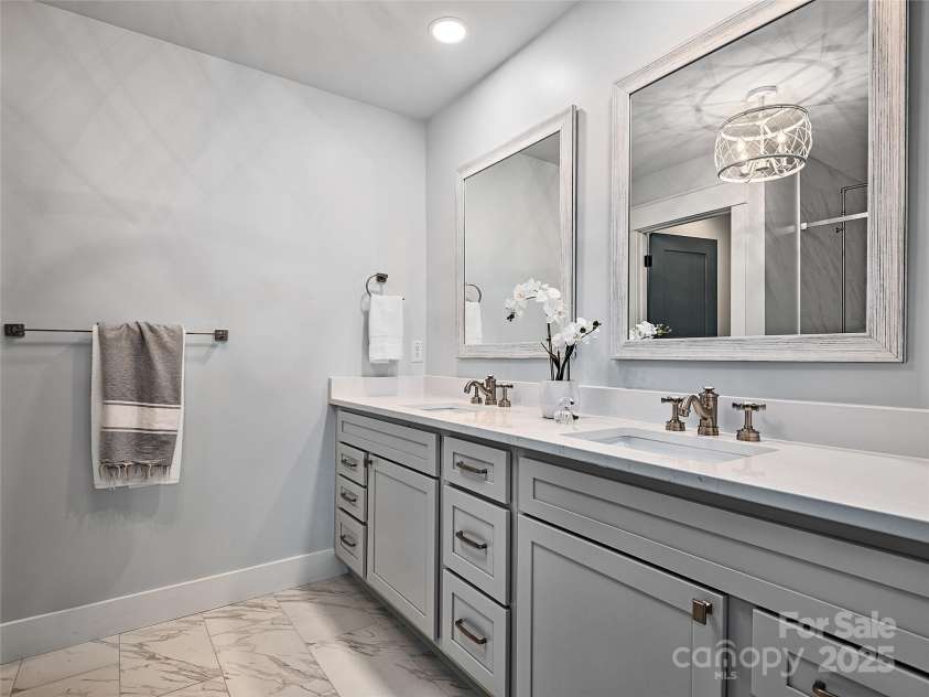 35 Douglas Place, Asheville, NC 28803.  MLS# CAR4238557, YatesRealty ID 27097. Example Purposes Only- Similar House