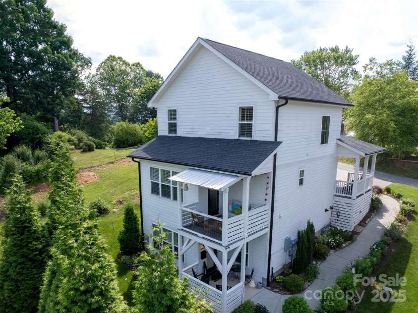 35 Douglas Place, Asheville, NC 28803.  MLS# CAR4238557, YatesRealty ID 27097. Example Purposes Only- Similar House