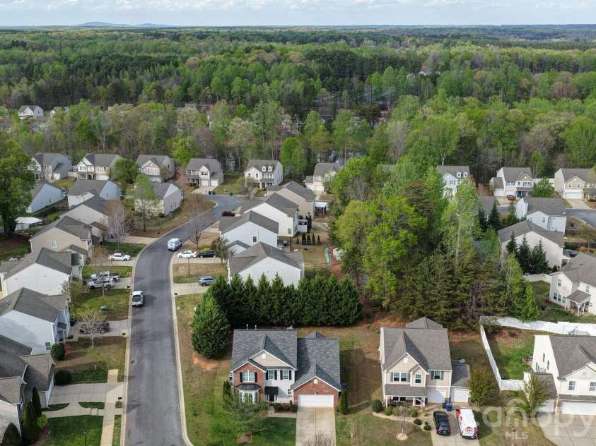 2001 Lake Vista Drive, Mount Holly, NC 28120.  MLS# CAR4363497, YatesRealty ID 27098. 