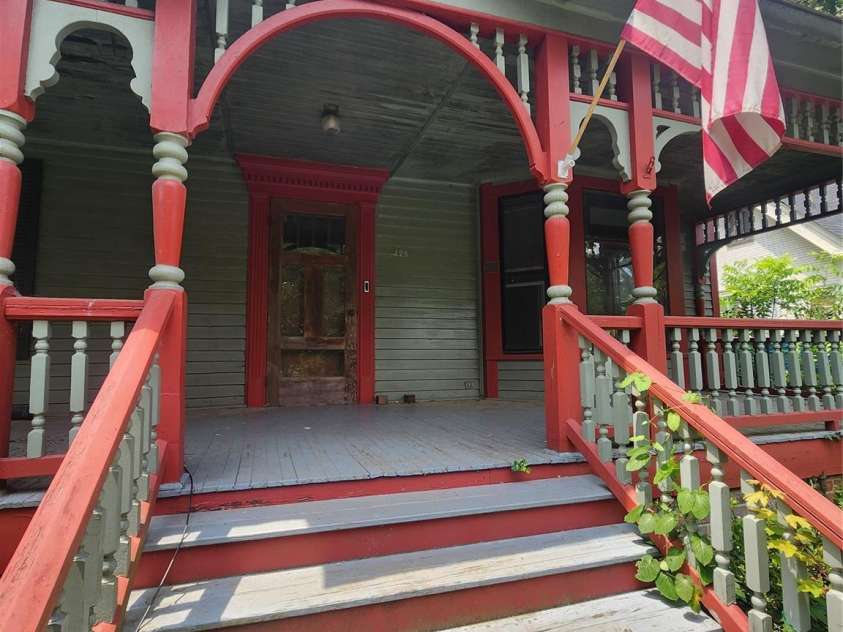 425 Horah Street, Salisbury, NC 28144.  MLS# CAR4267014, YatesRealty ID 27098. Gaskill, who built the house, also built the intricate Victorian around the corner (402 S. Ellis Street), as well as the Bell Block Building in downtown Salisbury
