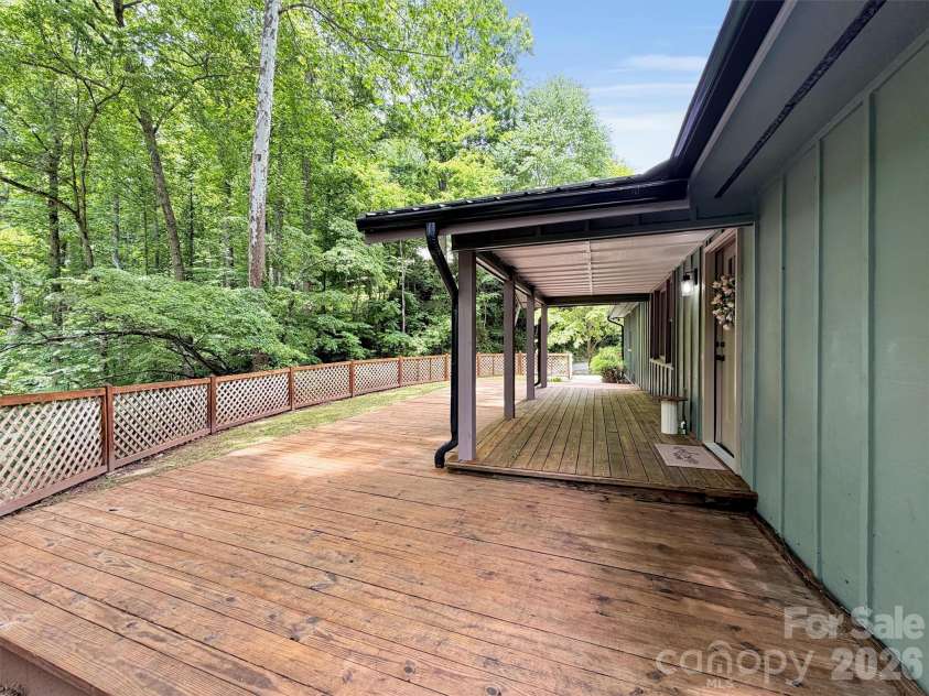 148 Cross Stitch Mountain Road, Sylva, NC 28779.  MLS# CAR4388302, YatesRealty ID 27099. 