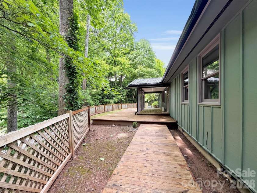 148 Cross Stitch Mountain Road, Sylva, NC 28779.  MLS# CAR4388302, YatesRealty ID 27099. 