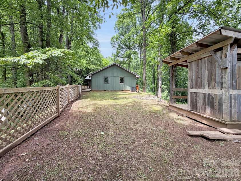 148 Cross Stitch Mountain Road, Sylva, NC 28779.  MLS# CAR4388302, YatesRealty ID 27099. 