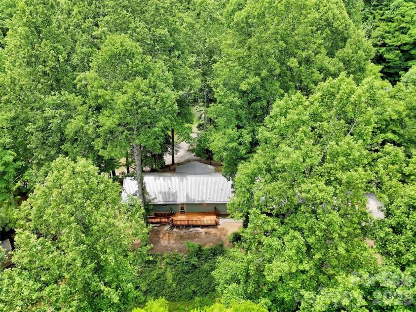 148 Cross Stitch Mountain Road, Sylva, NC 28779.  MLS# CAR4388302, YatesRealty ID 27099. 
