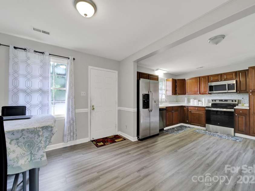 5300 Grafton Drive, Charlotte, NC 28215.  MLS# CAR4294814, YatesRealty ID 271. 