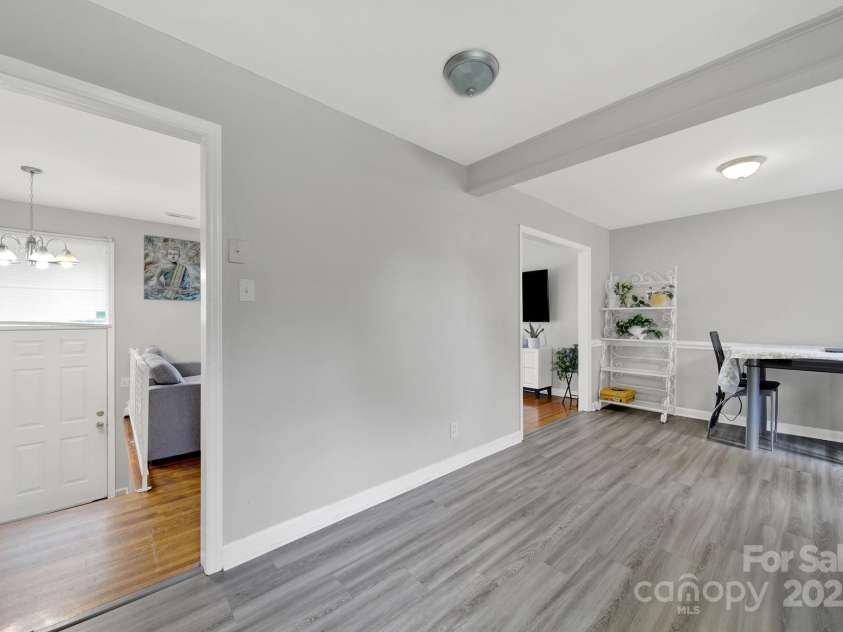 5300 Grafton Drive, Charlotte, NC 28215.  MLS# CAR4294814, YatesRealty ID 271. 